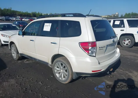 2011 Subaru Forester 2.5X Premium z USA, uszkodzony, nr VIN JF2SHADC1BG761496